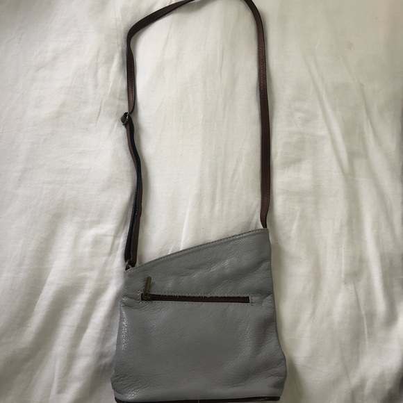 Very pretty purse by Vera Pelle 🤍🖤🤍 - Picture 1 of 4